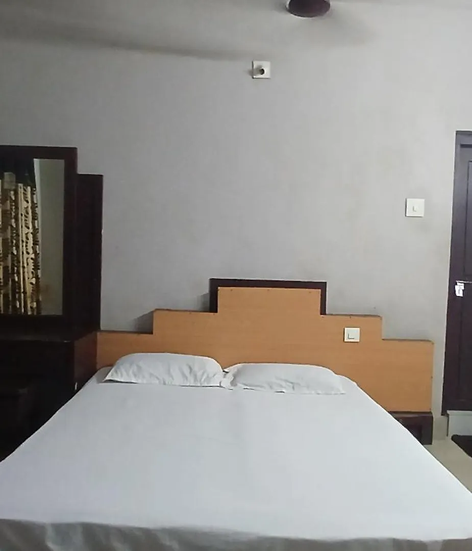 Hotel Manjeri Tourist Home India